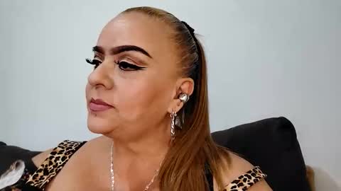 Valerie online show from November 17, 8:53 pm