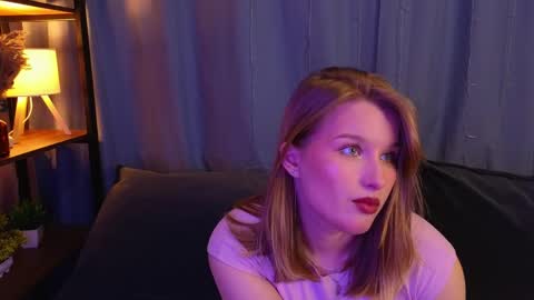 _watchmesmile_ online show from April 22, 4:31 am