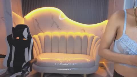  wendy  online show from January 5, 7:50 pm