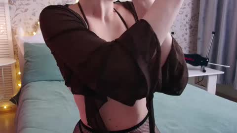 Wendy online show from February 23, 1:28 am