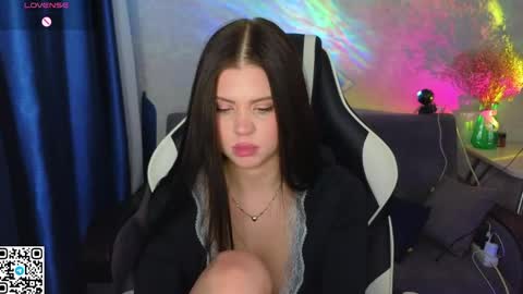 Molly  Roxy online show from April 12, 8:33 pm