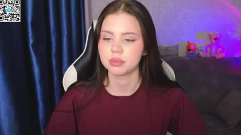 Molly  Roxy online show from April 9, 11:21 pm