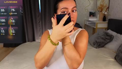 Snapshot of _your_sweetdream chatting on December 21, 8:18 am Jasmine online show from December 21, 8:18 am