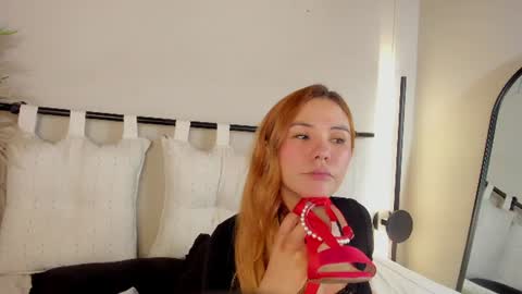 Zoe  online show from June 11, 12:35 pm