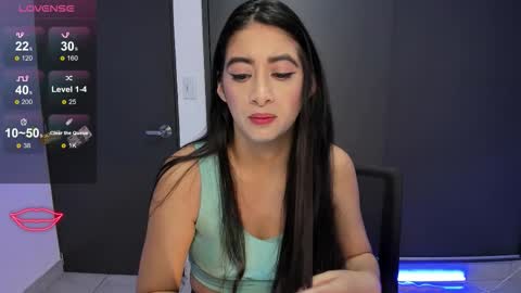 Snapshot of aandreamartinez1 chatting on October 10, 3:33 am andrea online show from October 10, 3:33 am