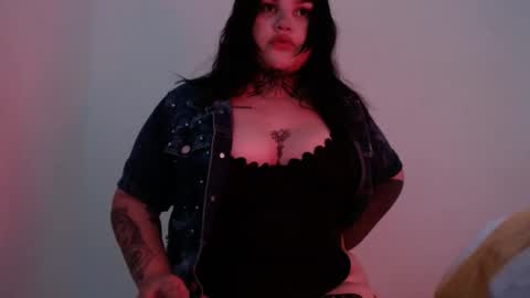 abby_hiltton online show from November 4, 7:24 am