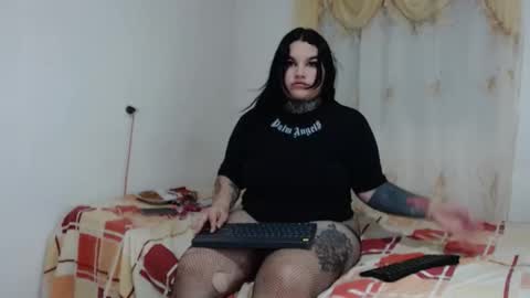 abby_hiltton online show from October 31, 7:34 am