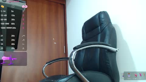 Snapshot of abby_taylorr_ chatting on October 3, 2:44 pm Vannesa online show from October 3, 2:44 pm