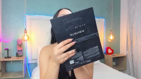 Abby Dixon  online show from December 2, 1:57 pm