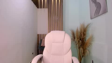 ABBY online show from November 6, 8:48 pm