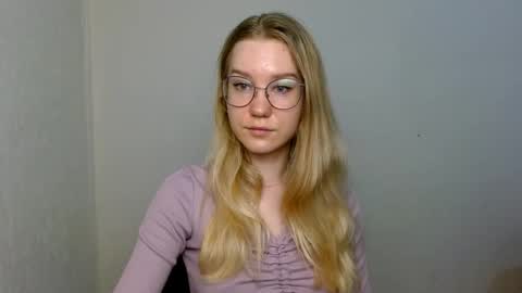 Abby Lovense is active online show from November 27, 9:45 am