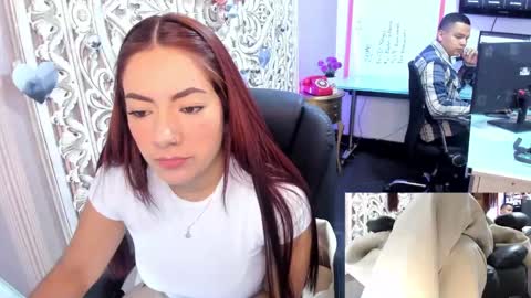 Snapshot of abbystones chatting on December 10, 11:54 am Abby Stones online show from December 10, 11:54 am