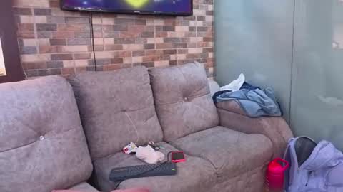 abella_as_ online show from June 22, 3:42 pm