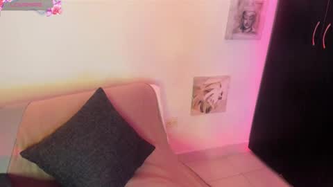 Snapshot of abigail_luna_ chatting on December 25, 5:37 am abi online show from December 25, 5:37 am