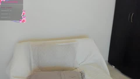 Snapshot of abigail_luna_ chatting on December 9, 5:40 am abi online show from December 9, 5:40 am