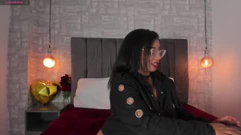 Snapshot of abrilsantana_ chatting on October 17, 4:27 am abrilsantana_ online show from October 17, 4:27 am