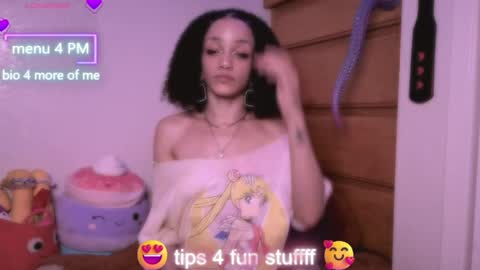 Peach online show from April 22, 3:25 am