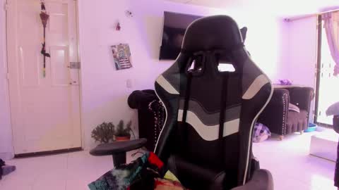 Alice online show from October 24, 5:42 pm