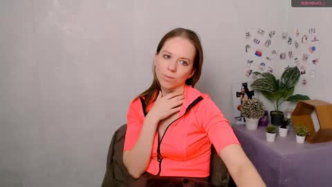 adamais_ online show from November 26, 9:32 am