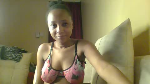 adamiaini_ online show from December 31, 10:37 am