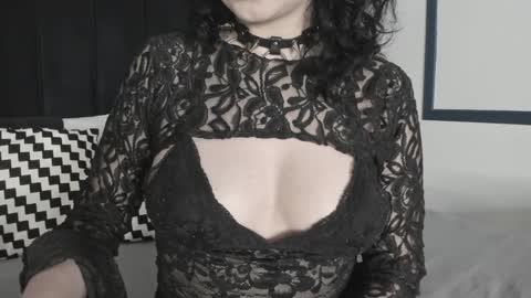 Snapshot of adeelinee chatting on January 11, 7:38 pm Ade online show from January 11, 7:38 pm