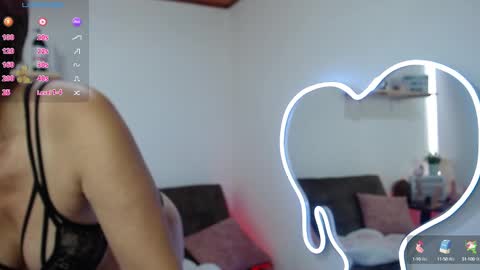 adeellee online show from February 16, 4:53 pm