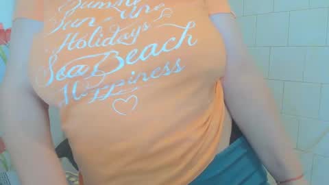 Snapshot of adelamilfsexy chatting on February 14, 7:02 pm izabellamilf online show from February 14, 7:02 pm