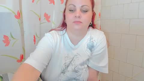 Snapshot of adelamilfsexy chatting on February 18, 6:39 pm izabellamilf online show from February 18, 6:39 pm