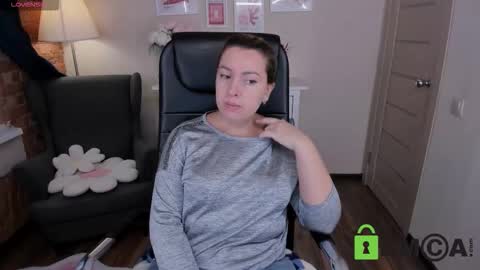 adele1905 online show from December 4, 10:17 am