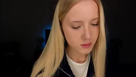 Adele online show from April 15, 9:04 pm