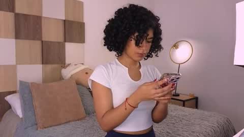 Andrea online show from February 7, 1:26 pm