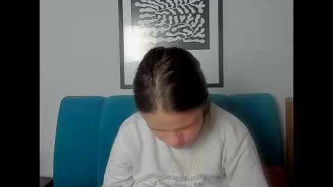 adelecruzz online show from March 10, 1:48 pm