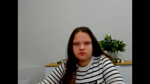 adelecruzz online show from February 4, 8:13 am