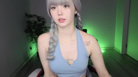 adelina__flower online show from April 17, 2:02 am