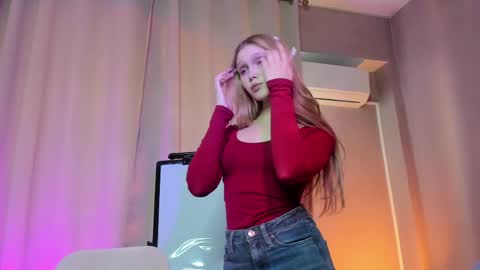 adelinecrash online show from April 23, 8:22 am