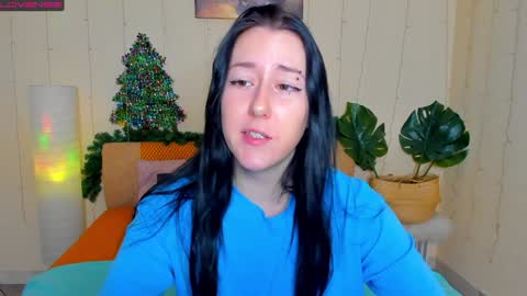 Snapshot of adell_berry chatting on December 19, 2:23 am Adel online show from December 19, 2:23 am