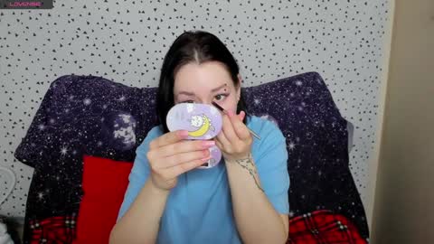 Snapshot of adell_berry chatting on February 6, 1:49 am Adel online show from February 6, 1:49 am