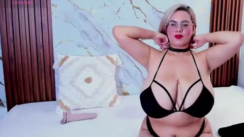 Adely online show from January 19, 2:13 pm