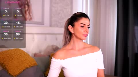 Adelyn online show from October 22, 9:47 am