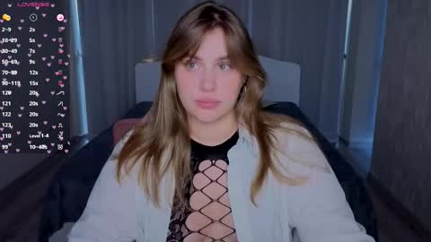 Snapshot of adelynnn chatting on September 11, 4:18 pm Ada online show from September 11, 4:18 pm