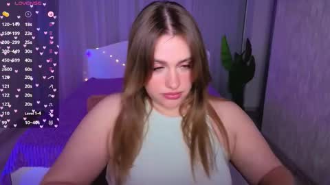 Snapshot of adelynnn chatting on October 11, 8:22 pm Ada online show from October 11, 8:22 pm