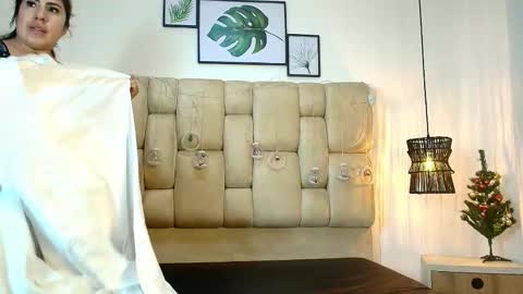 AdharaSmithh online show from January 7, 7:17 pm