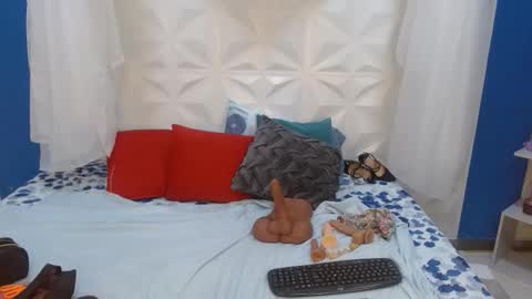 adisson_petite1 online show from November 22, 1:14 pm