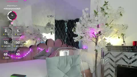 Adona online show from April 17, 6:04 am