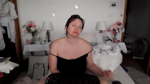 adorable22 online show from February 26, 2:27 pm