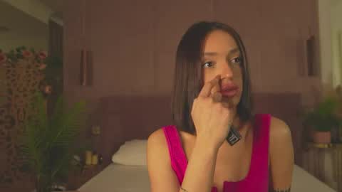 adoracortes online show from April 17, 5:09 am