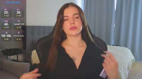 Snapshot of adri_dream chatting on October 6, 5:35 am Adriana online show from October 6, 5:35 am