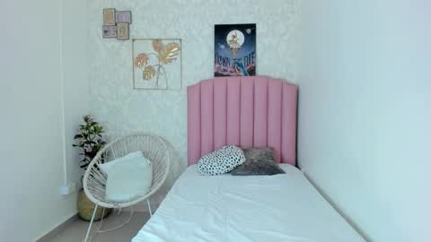 Adriana online show from November 18, 12:06 pm