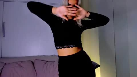 Snapshot of adriana_coy_ chatting on October 18, 7:22 am Adriana online show from October 18, 7:22 am