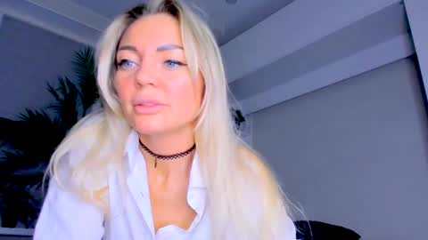 Snapshot of adriana_coy_ chatting on March 7, 5:49 pm Adriana online show from March 7, 5:49 pm